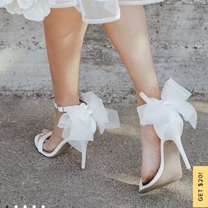 Lulus bow stiletto wedding shoes, size 6.5, NEVER WORN. Perfect conditio…